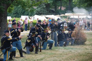 Dismounts ready to advance on the enemy